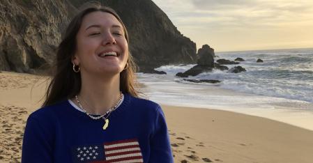 au pair griner på stranden